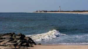 cape may shoreline curving toward the lighthouse 